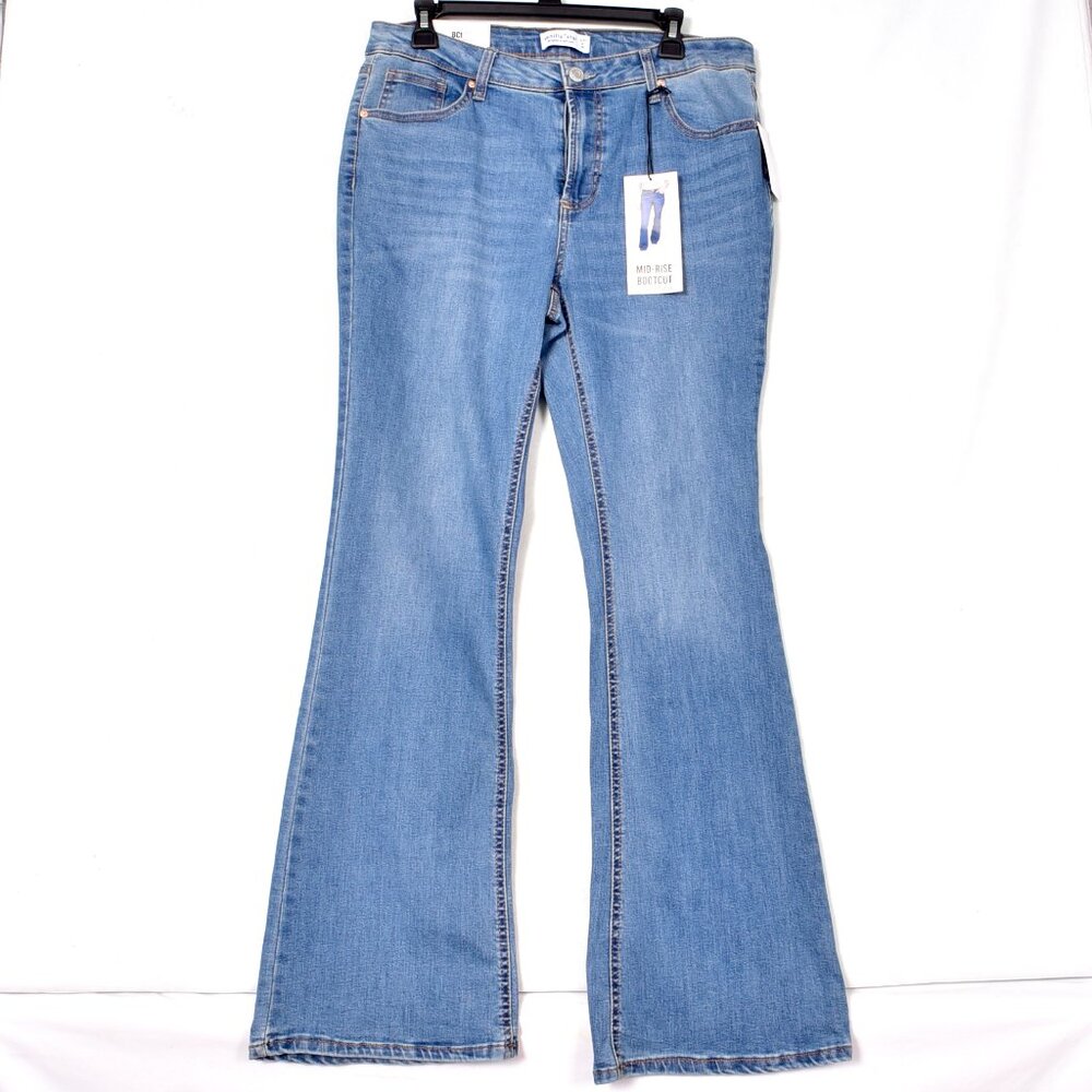Vanilla Star Women's New Blue Jeans Boot Cut Mid Rise Size 31 (14) NWT